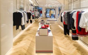 Thiết kế nội thất showroom thời trang quần áo