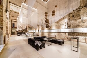 thiết kế nội thất showroom bất động sản