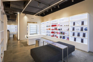 thết kế nội thất showroom mỹ phẩm