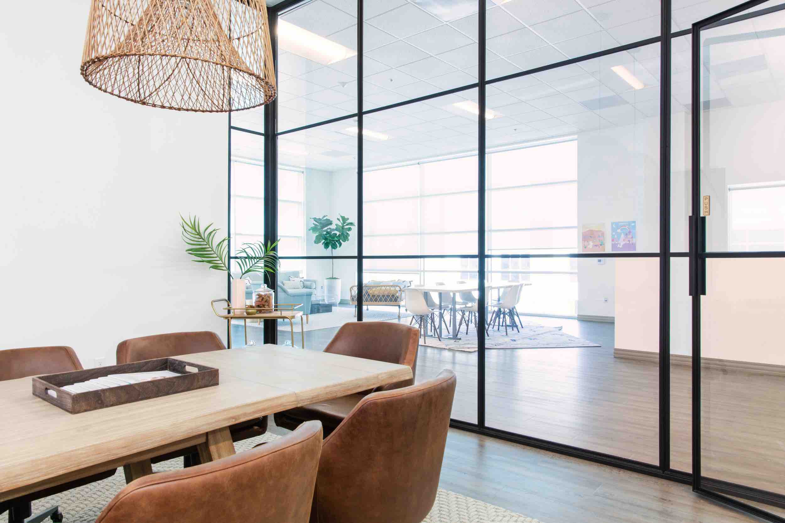 thiết kế nội thất văn phòng trang nhã