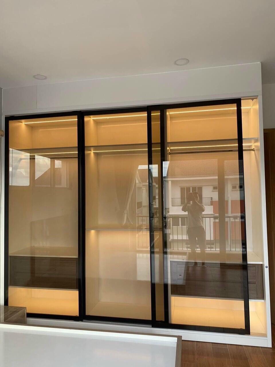 Tủ Áo Cánh Kính Hiện Đại- M008 - Hoàng Kim Interior Design